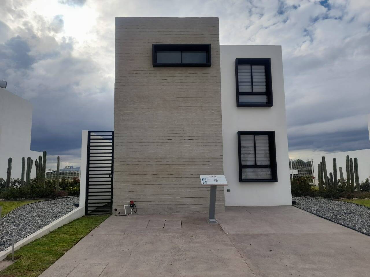 #820 - Casa para Venta en San Francisco de los Romo - AS