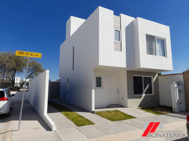 #702 - Casa para Renta en Aguascalientes - AS - 1