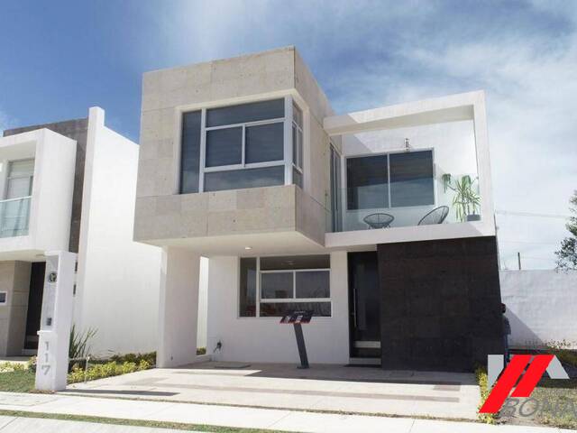 Venta en Fraccionamiento Rancho Santa Monica - Aguascalientes