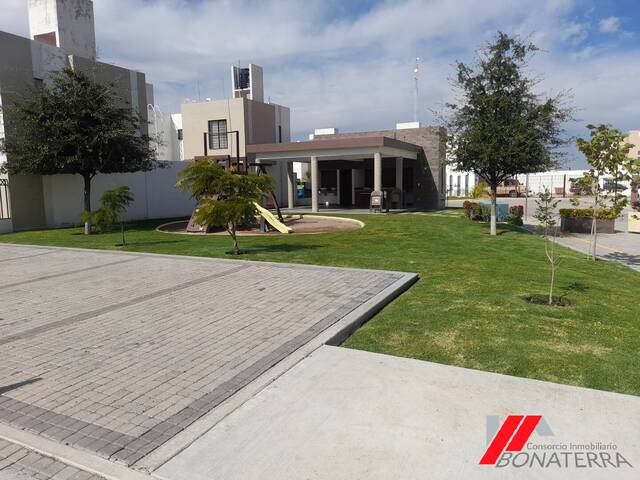 #736 - Casa para Venta en Aguascalientes - AS - 2