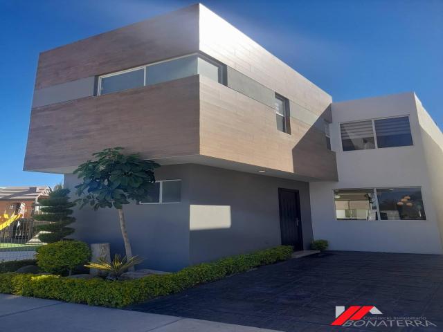 Venta en Fraccionamiento Rancho Santa Monica - Aguascalientes