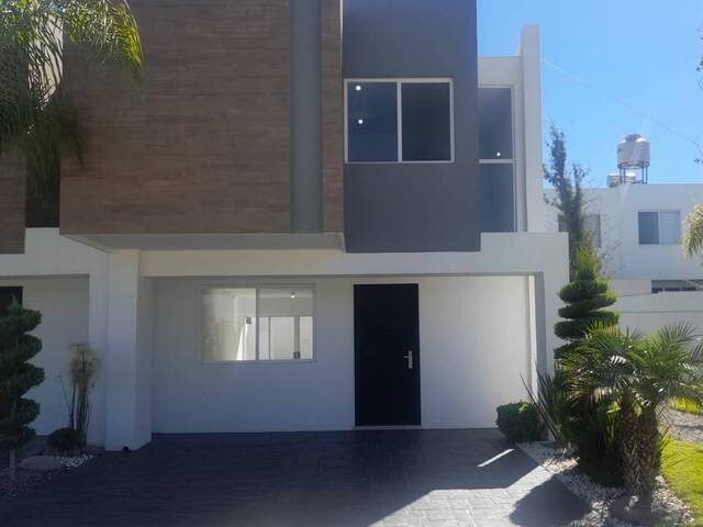 Venta en Fraccionamiento Rancho Santa Monica - Aguascalientes