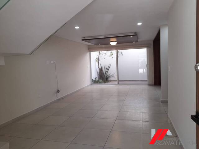 #977 - Casa para Venta en Aguascalientes - AS - 2