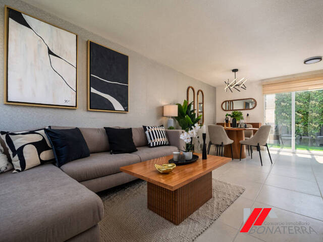 #1035 - Casa para Venta en San Francisco de los Romo - AS - 2