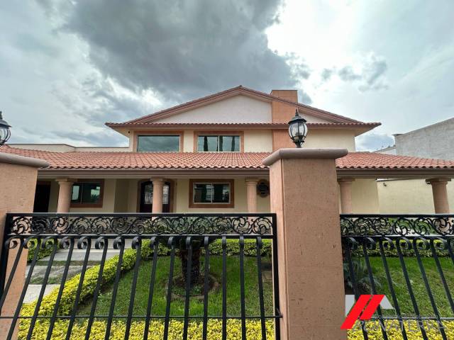 #1050 - Casa para Venta en Jesús María - AS - 2